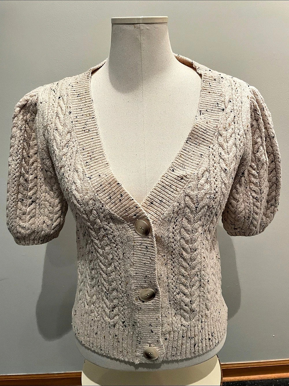 LOFT Cable Knit Puff Sleeve Cardigan in Cream Size Small Like New
